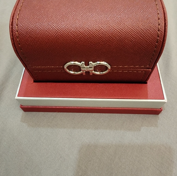 Salvatore Ferragamo Watcg - Picture 3 of 6